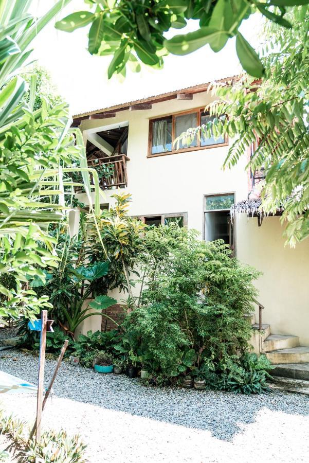 Greenhouse Siargao Roadside Boutique Apartments General Luna  Exterior foto